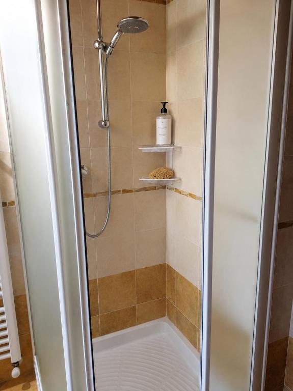 Box doccia nel bagno dell'Appartamento ROEN